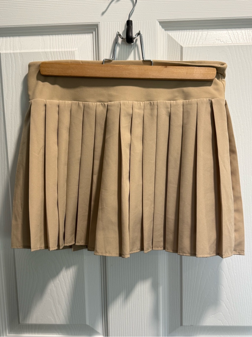 Old Navy Girl’s Pleated Skort in Beige